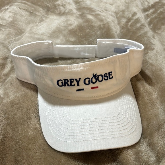 White Visor for Men - Picture 1 of 2